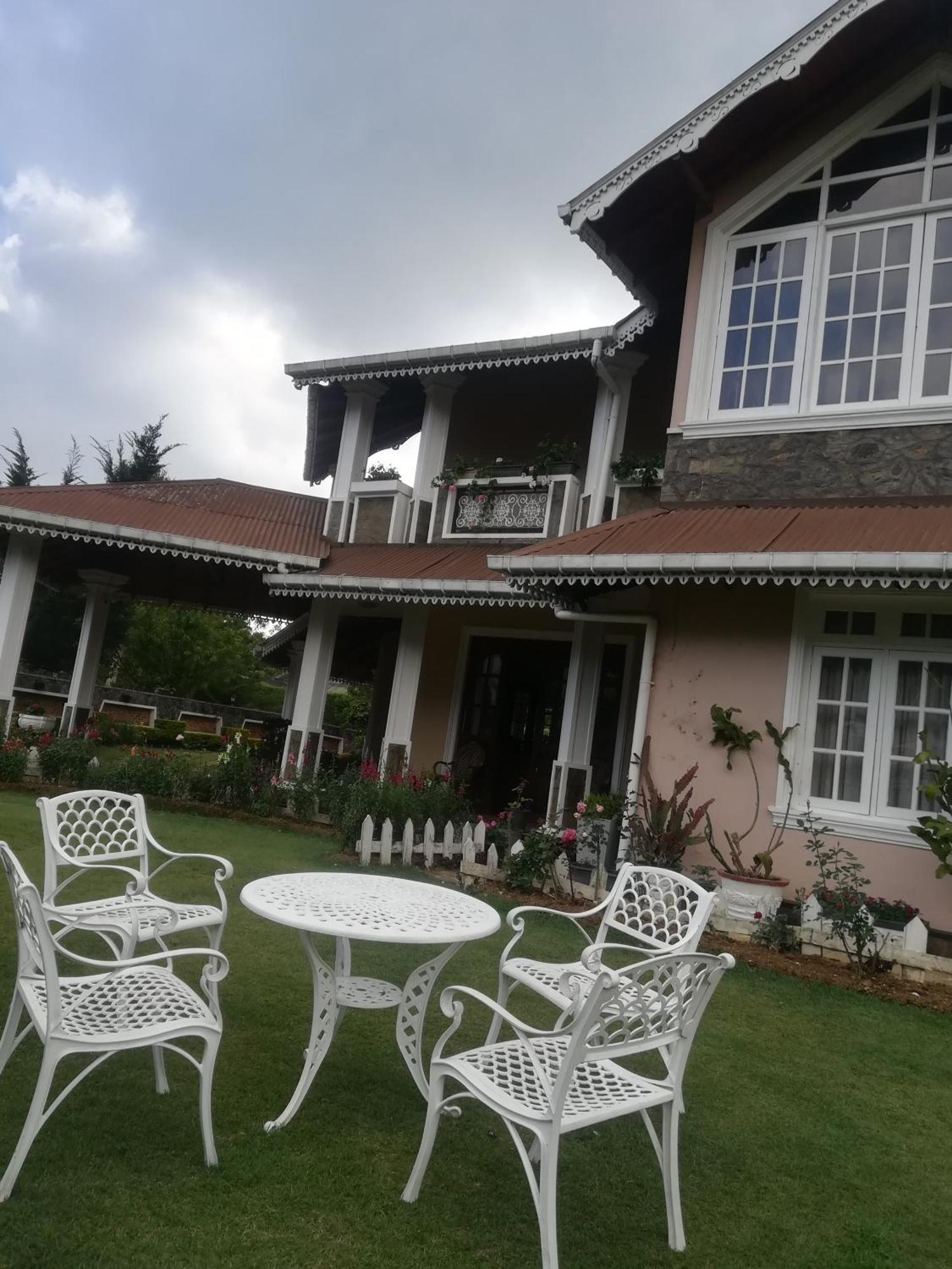 Royal Wattles Apartment นูวาราเอลิยา ภายนอก รูปภาพ